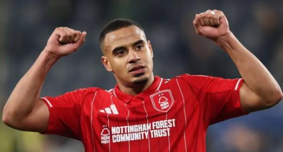 hth-英媒：曼联有意引进穆里略，且考虑给马奎尔开10万镑周薪合同